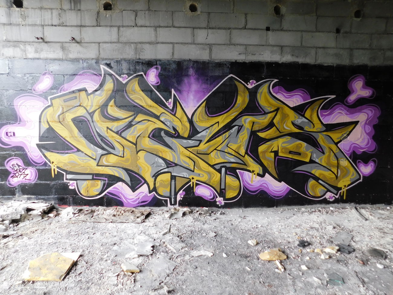 Graffiti Wall - Photo by Newsu