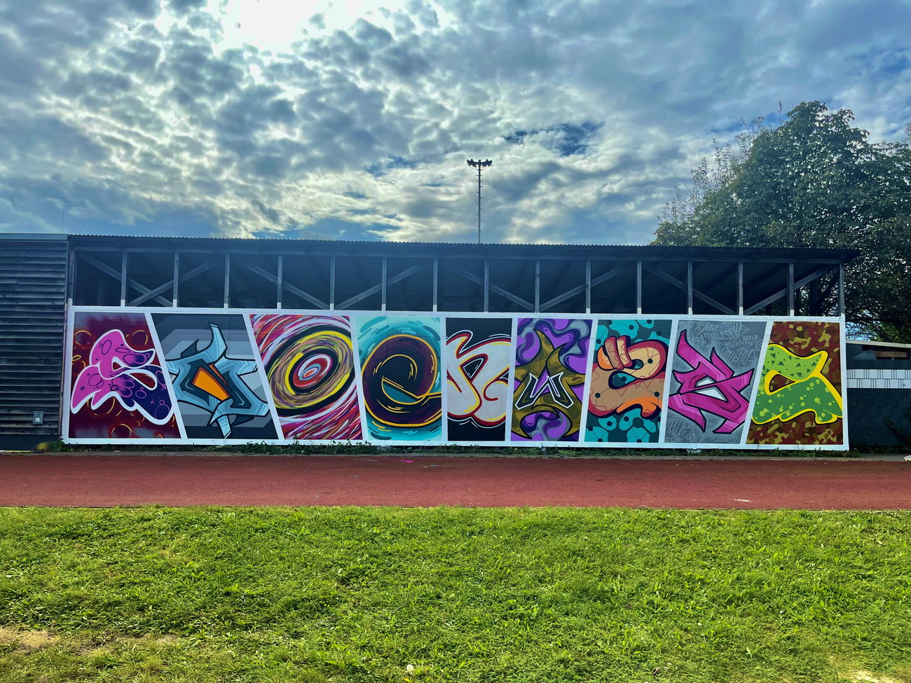 Graffiti Wall - Photo by Newsu