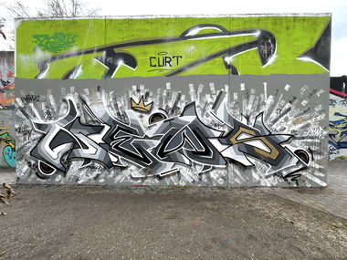Graffiti Wall - Photo by Newsu
