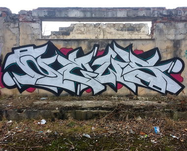 Graffiti Wall - Photo by Newsu