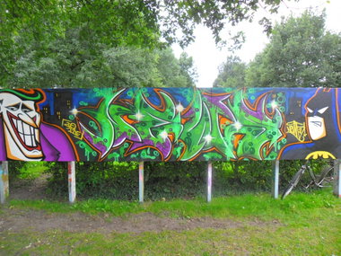Graffiti Wall - Photo by Newsu