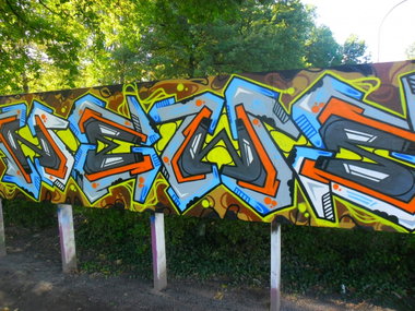 Graffiti Wall - Photo by Newsu