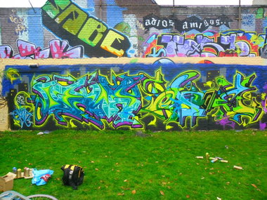 Graffiti Wall - Photo by Newsu