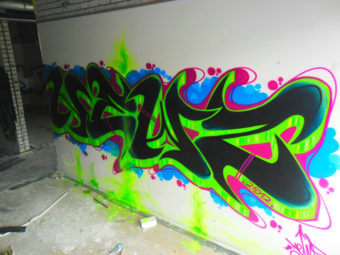 Graffiti Wall - Photo by Newsu
