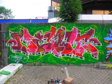 Graffiti Wall - Photo by Newsu