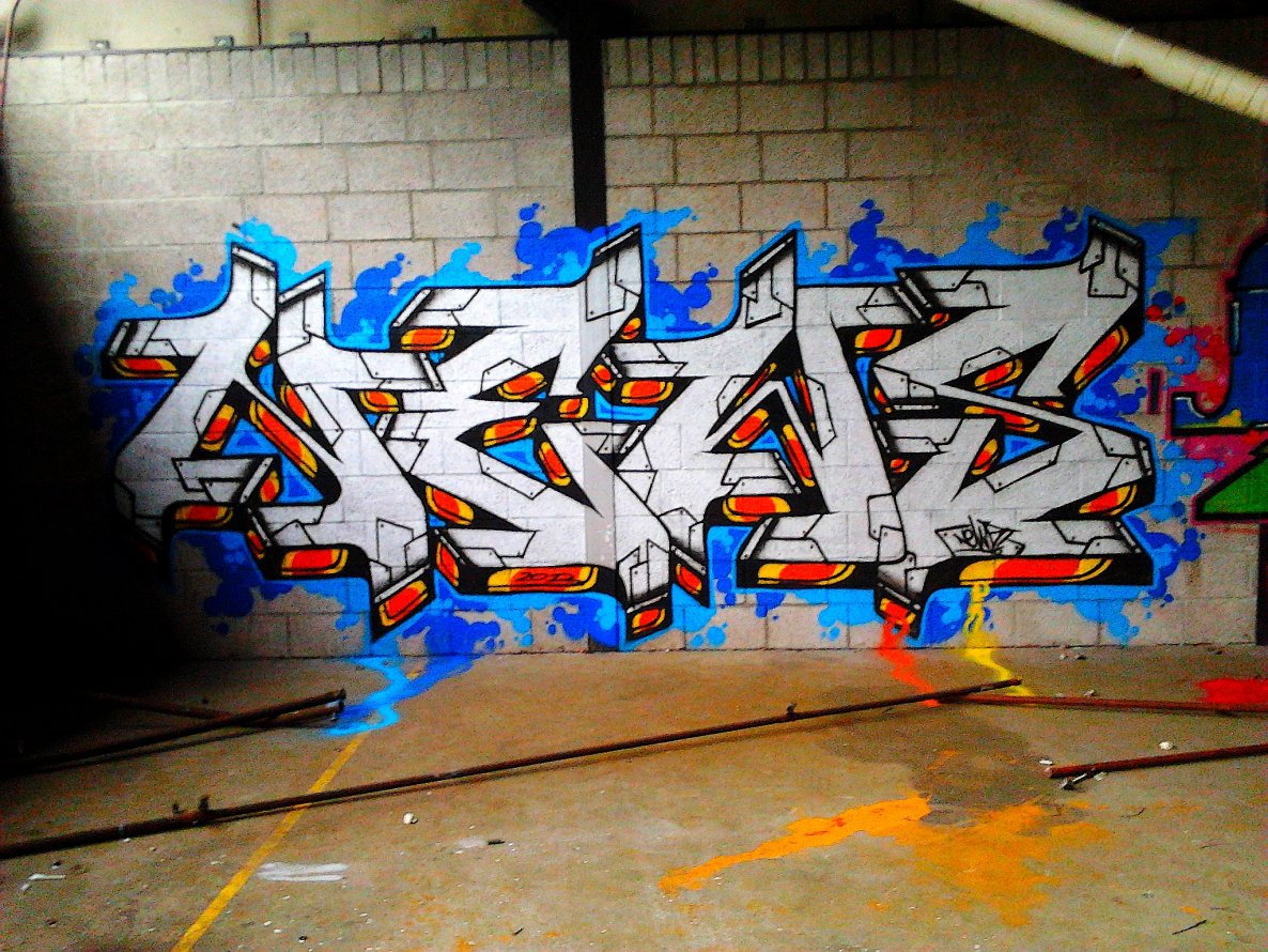 Graffiti Wall - Photo by Newsu