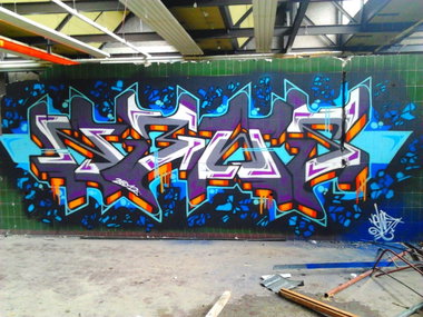 Graffiti Wall - Photo by Newsu