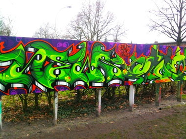 Graffiti Wall - Photo by Newsu