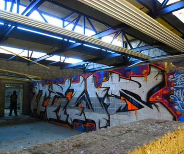 Graffiti Wall - Photo by Newsu