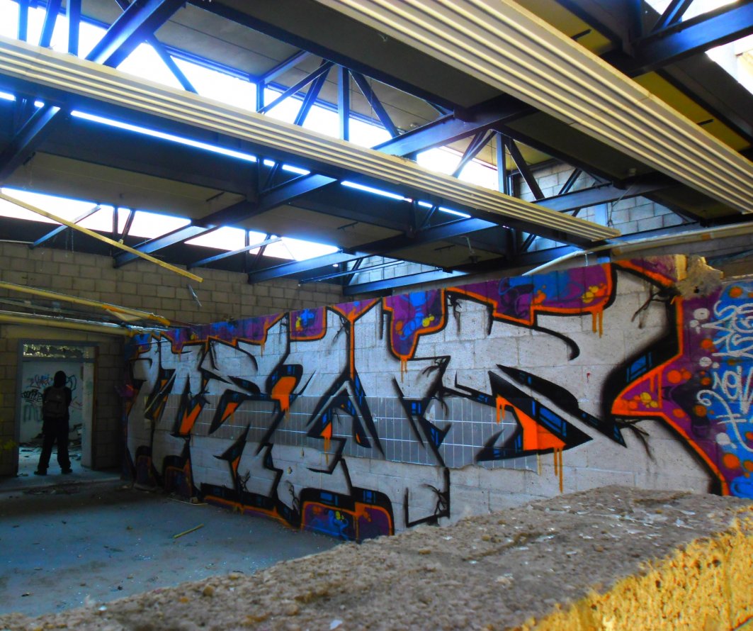 Graffiti Wall - Photo by Newsu