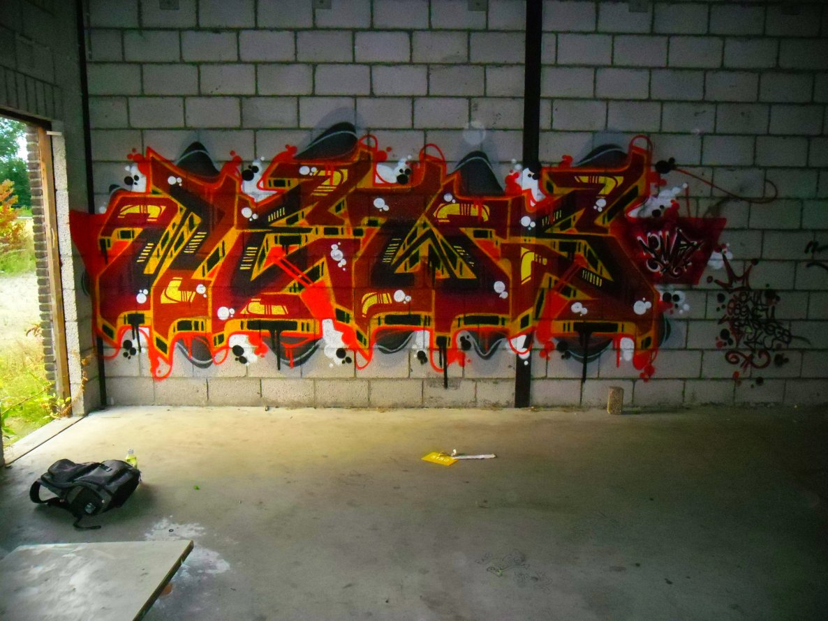 Graffiti Wall - Photo by Newsu