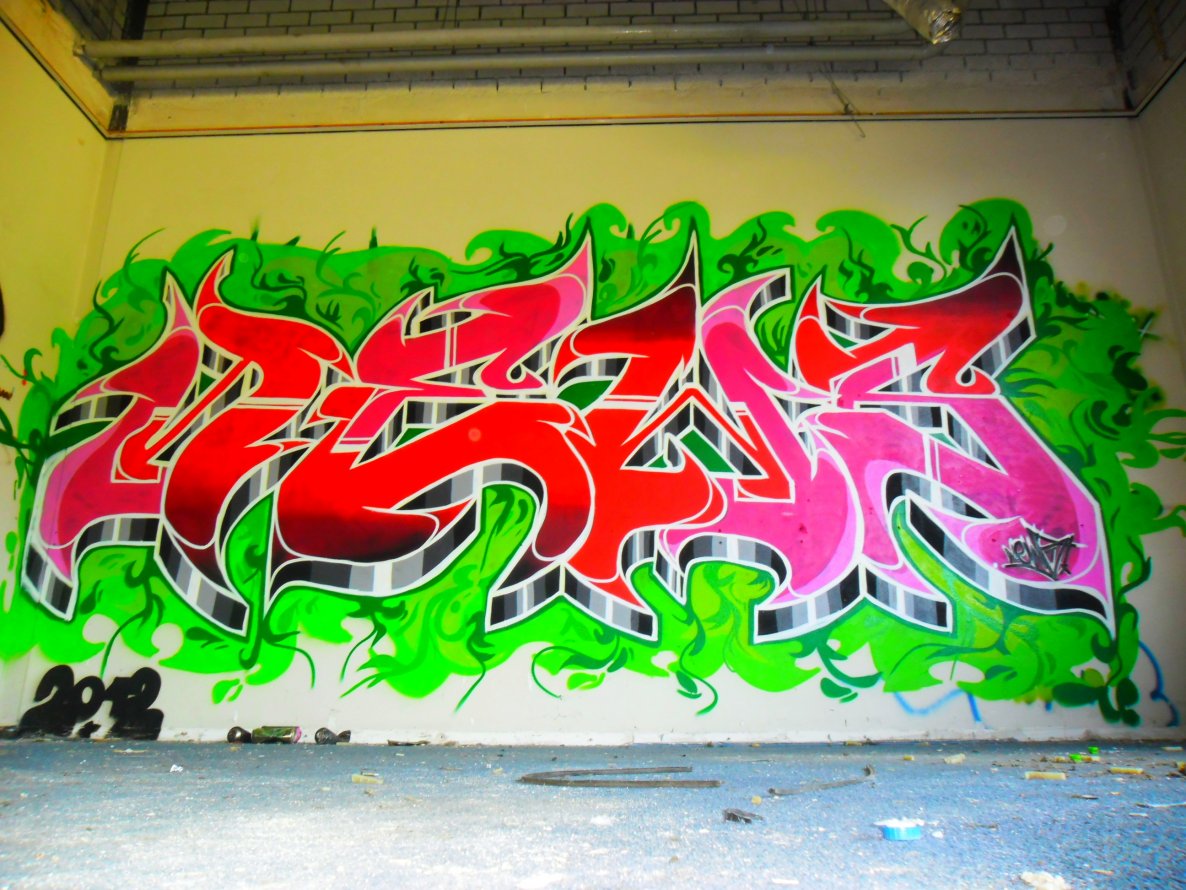 Graffiti Wall - Photo by Newsu