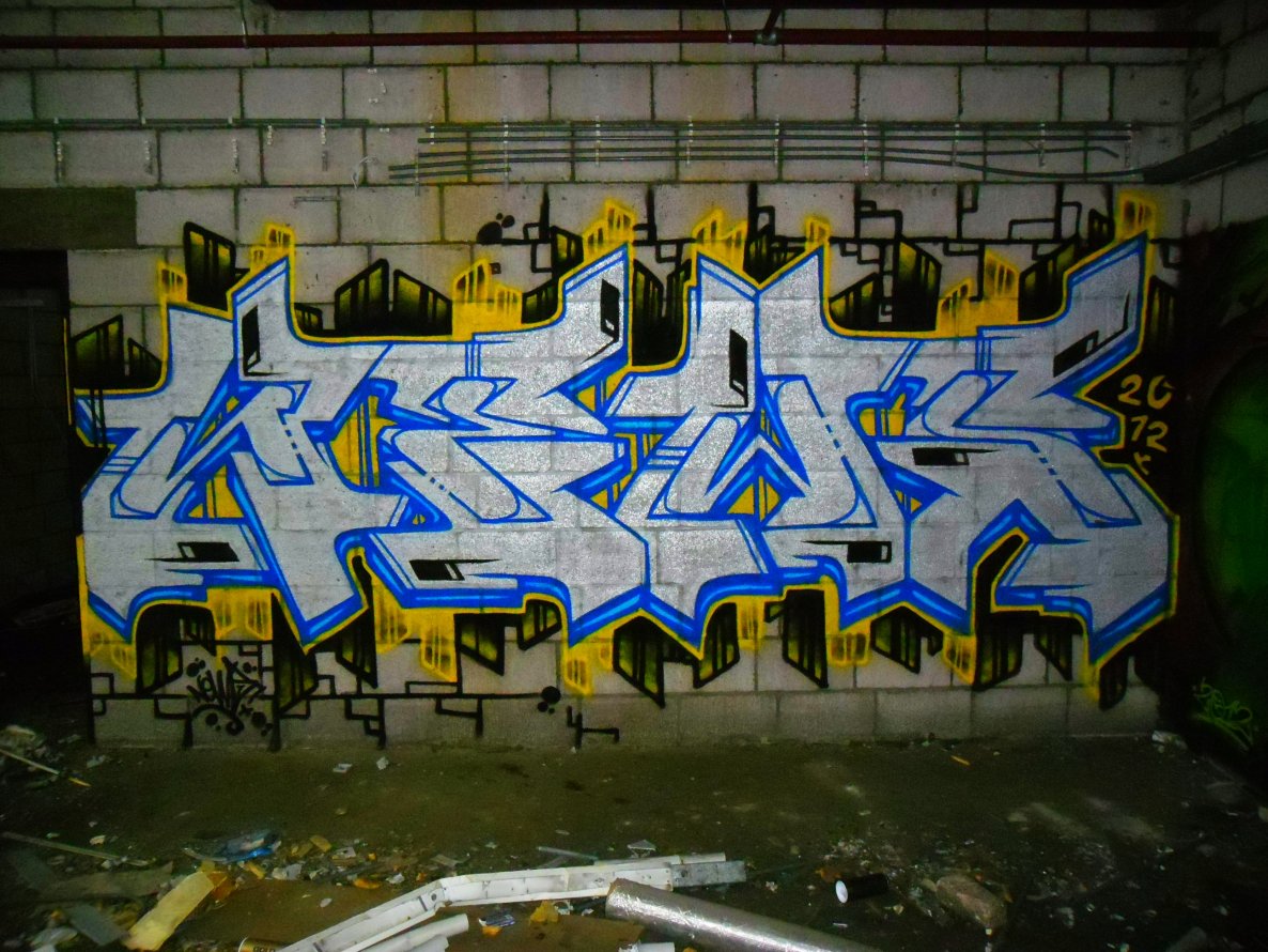 Graffiti Wall - Photo by Newsu