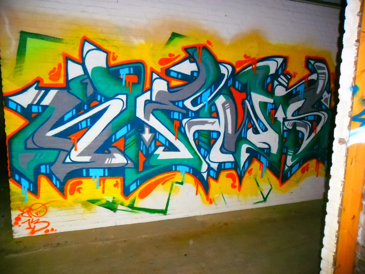 Graffiti Wall - Photo by Newsu