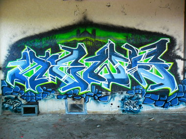 Graffiti Wall - Photo by Newsu