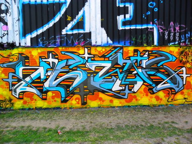Graffiti Wall - Photo by Newsu