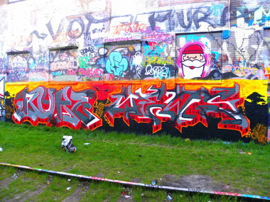 Graffiti Wall - Photo by Newsu