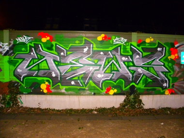 Graffiti Wall - Photo by Newsu