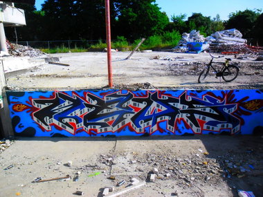 Graffiti Wall - Photo by Newsu