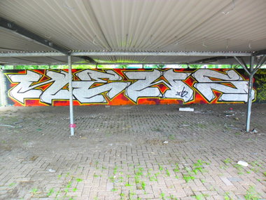 Graffiti Wall - Photo by Newsu
