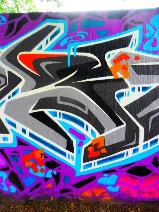 Graffiti Wall - Photo by Newsu