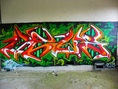 Graffiti Wall - Photo by Newsu