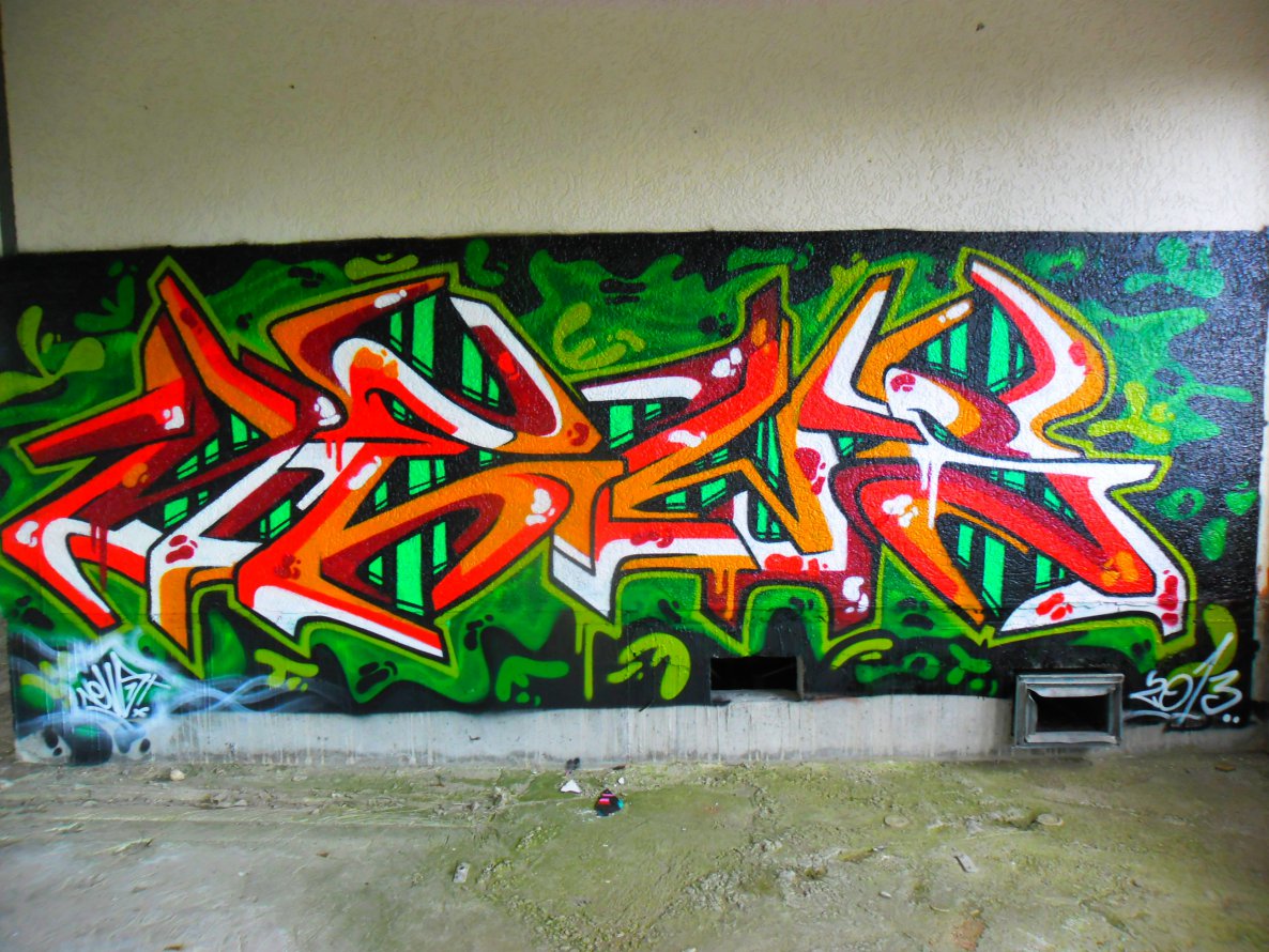 Graffiti Wall - Photo by Newsu