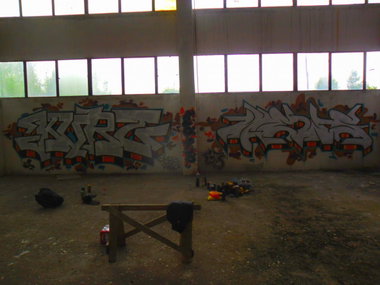 Graffiti Wall - Photo by Newsu