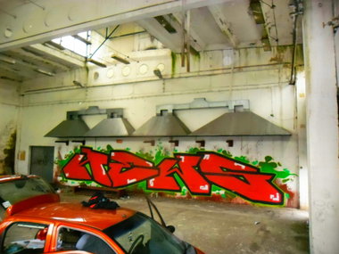 Graffiti Wall - Photo by Newsu