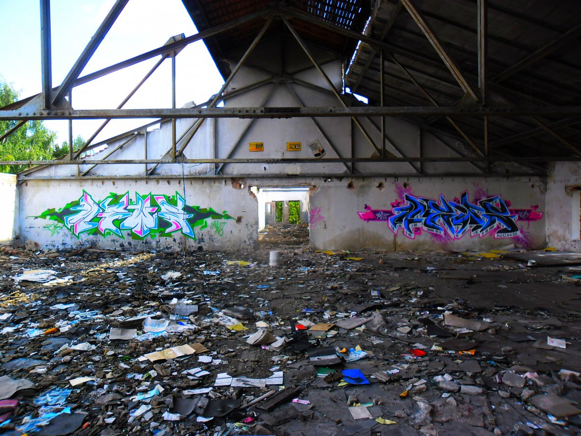 Graffiti Wall - Photo by Newsu