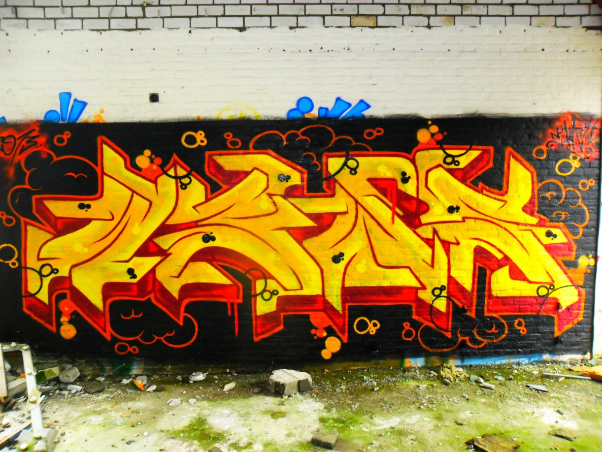 Graffiti Wall - Photo by Newsu