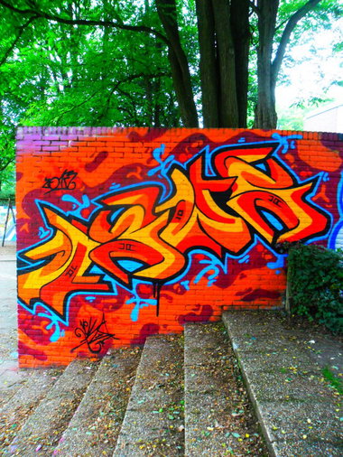 Graffiti Wall - Photo by Newsu
