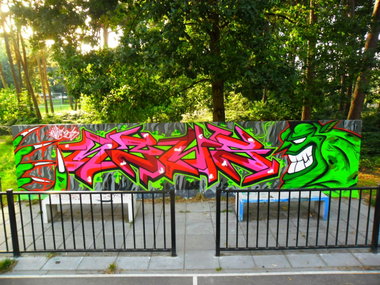 Graffiti Wall - Photo by Newsu