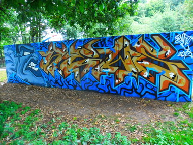 Graffiti Wall - Photo by Newsu