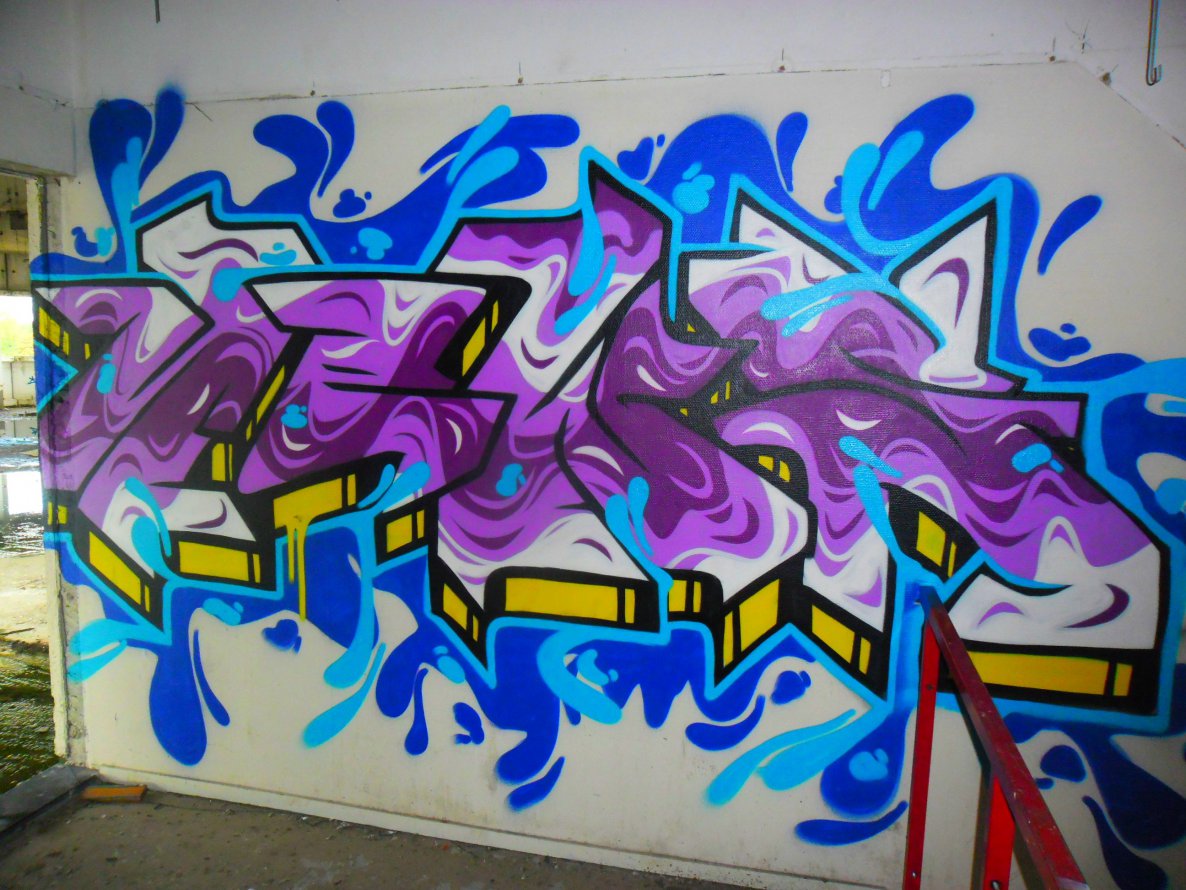 Graffiti Wall - Photo by Newsu