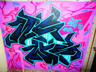 Graffiti Wall - Photo by Newsu