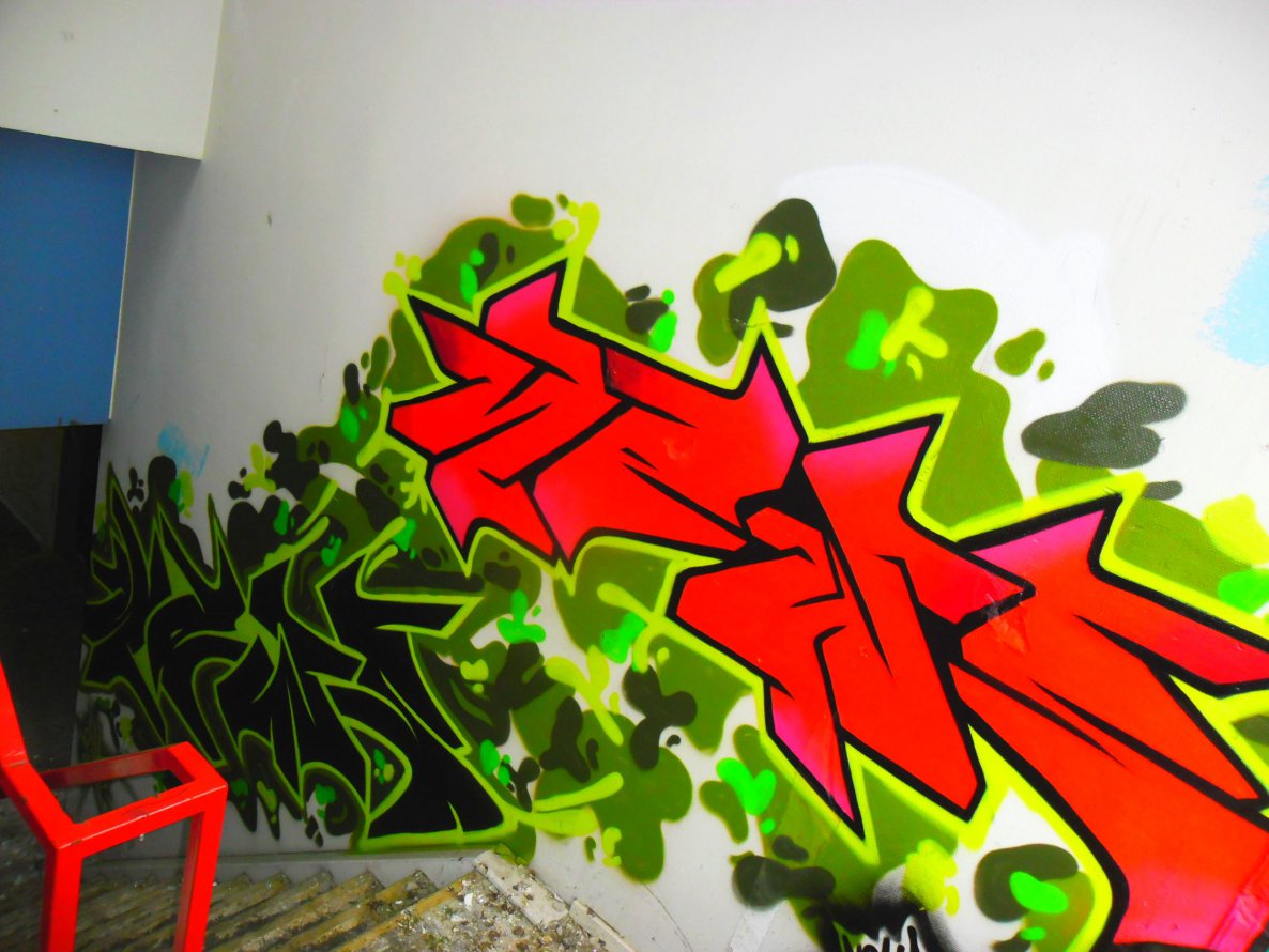 Graffiti Wall - Photo by Newsu