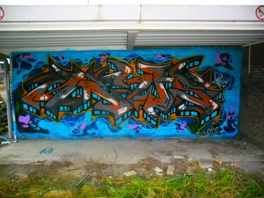 Graffiti Wall - Photo by Newsu