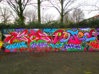 Graffiti Wall - Photo by Newsu