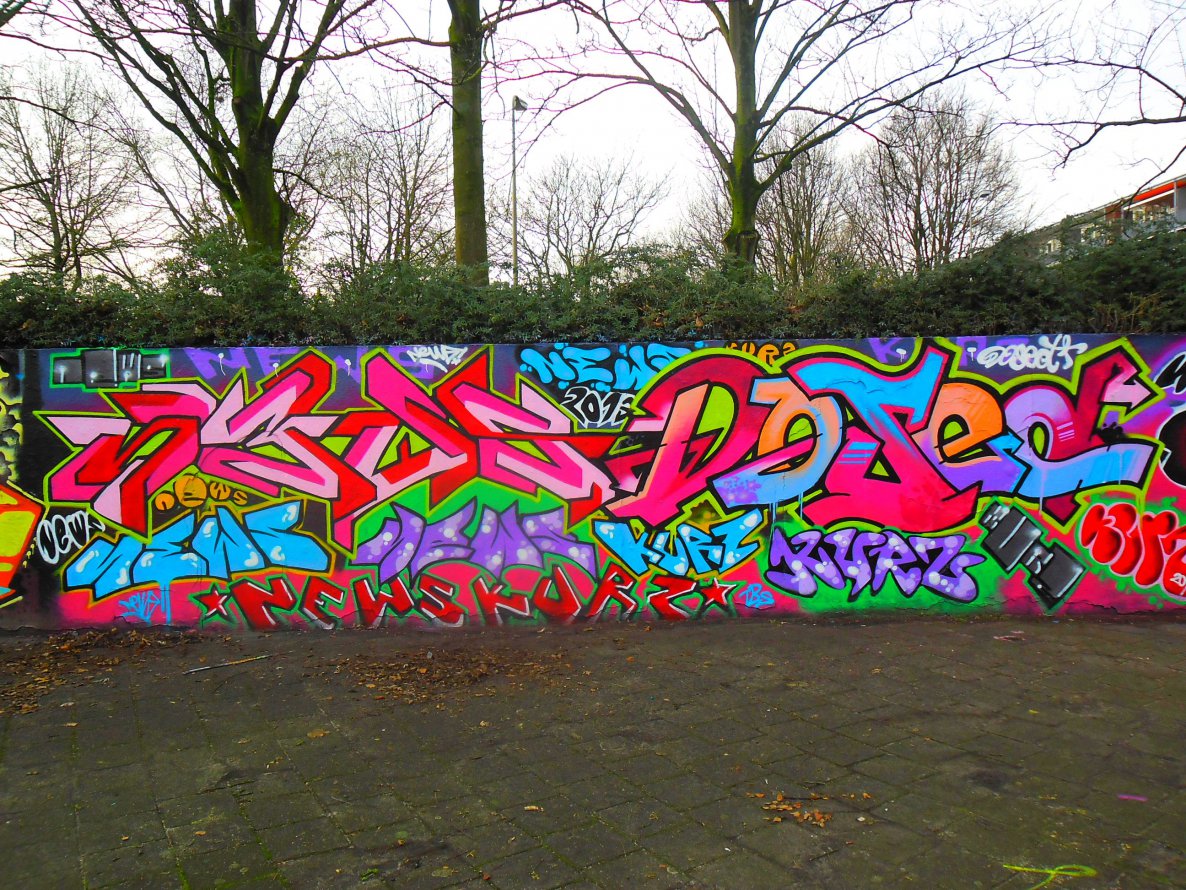 Graffiti Wall - Photo by Newsu