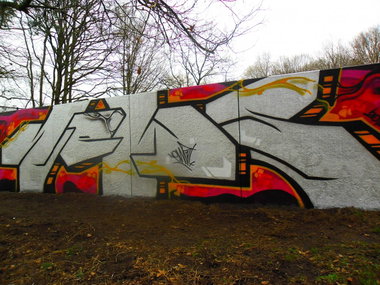 Graffiti Wall - Photo by Newsu