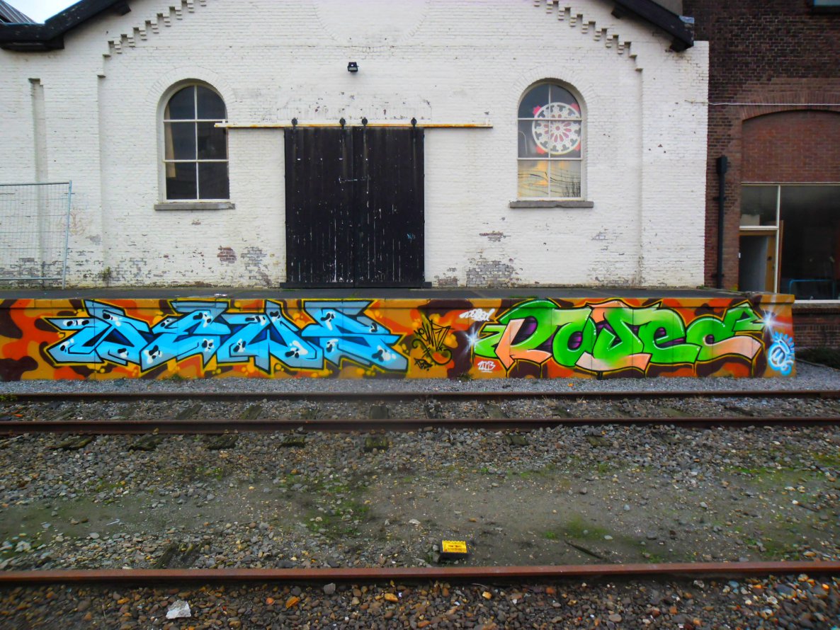 Graffiti Wall - Photo by Newsu