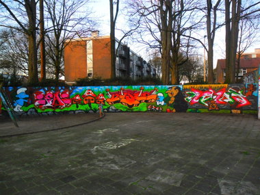 Graffiti Wall - Photo by Newsu