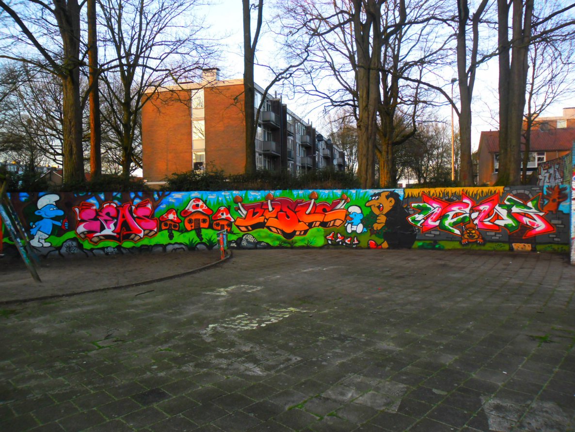 Graffiti Wall - Photo by Newsu