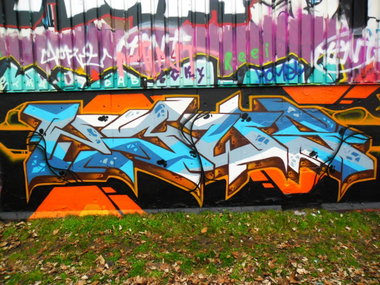 Graffiti Wall - Photo by Newsu