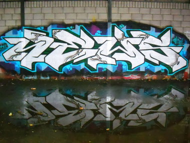 Graffiti Wall - Photo by Newsu