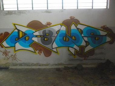 Graffiti Wall - Photo by Newsu