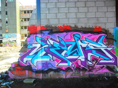 Graffiti Wall - Photo by Newsu