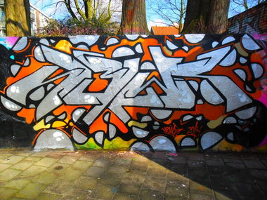 Graffiti Wall - Photo by Newsu