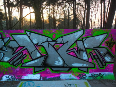 Graffiti Wall - Photo by Newsu